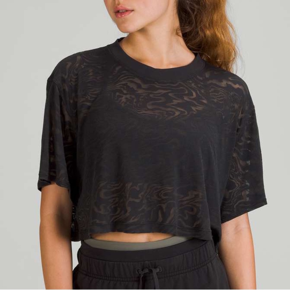 LULULEMON all yours cropped t shirt black veil🖤